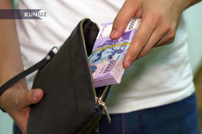 Какую зарплату должны получать чиновники, чтобы они не брали взятки