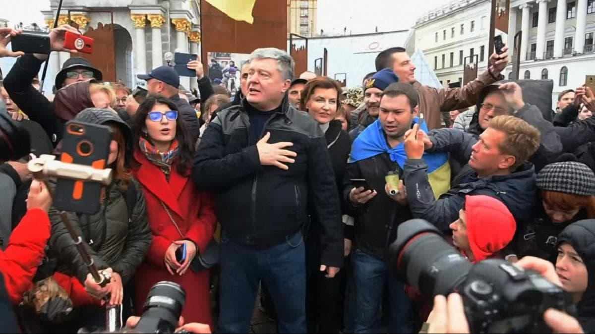 Poroshenkoga maydanda tuxumlar uloqtirildi