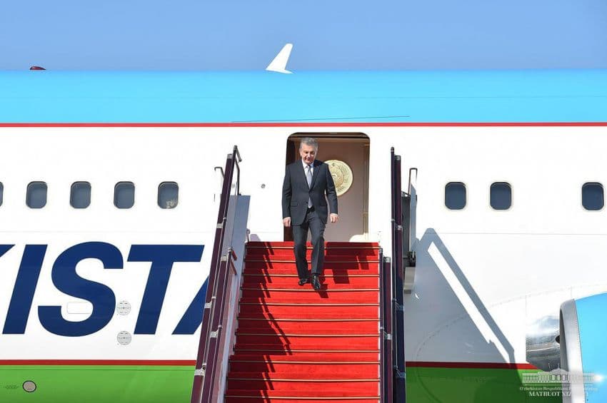 Shavkat Mirziyoyev Ozarboyjonga yetib bordi