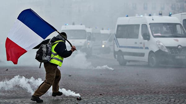 Fransiyada yuk mashinalari haydovchilari 15ta avtomagistralni to‘sib qo‘ydi