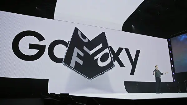 Samsung bukiluvchi smartfonini sotuvga chiqarishni keyinga qoldirdi
