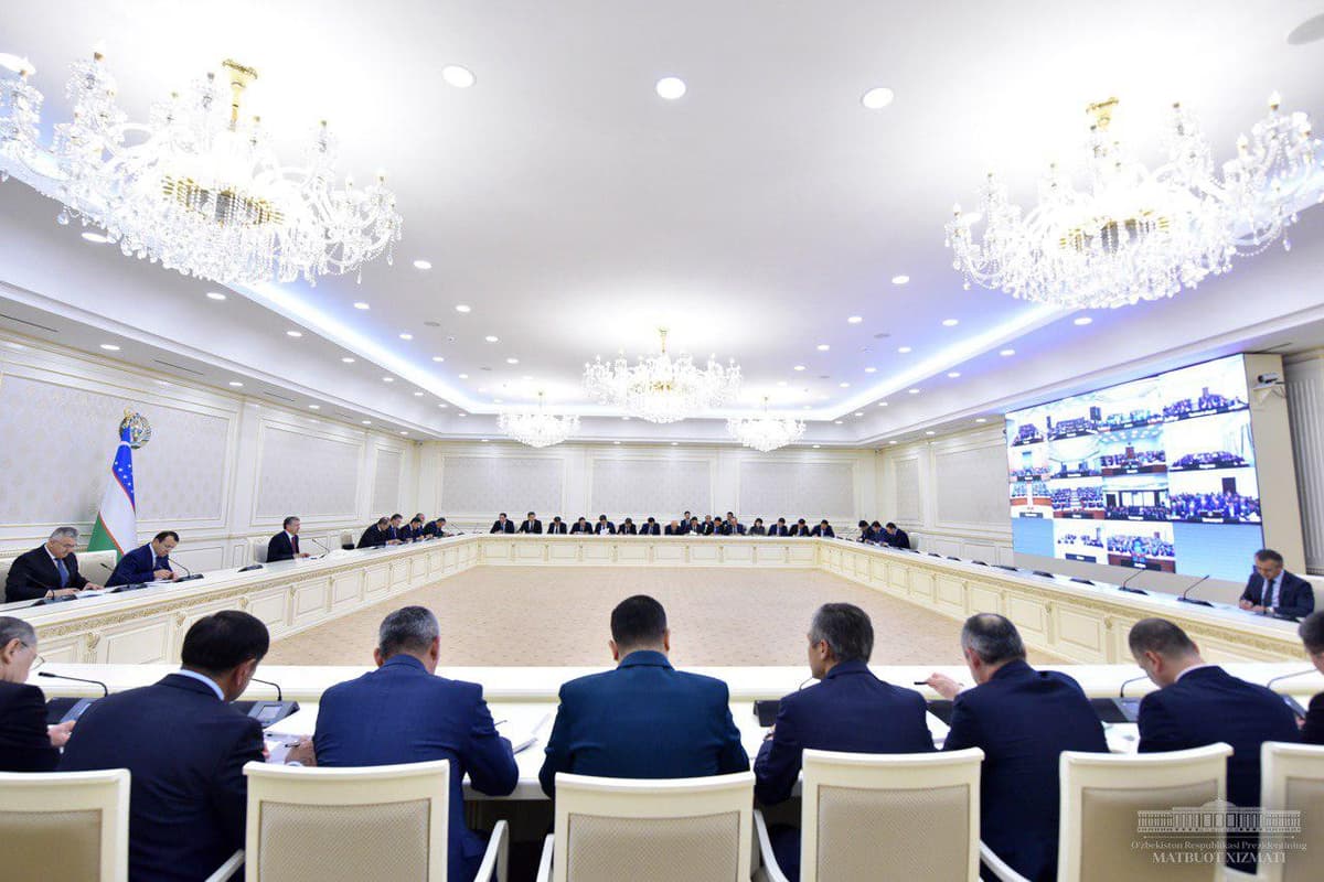 Президент амалдорлар халқ ва ОАВ билан мулоқотда кибрга берилмаслиги шартлигини таъкидлади