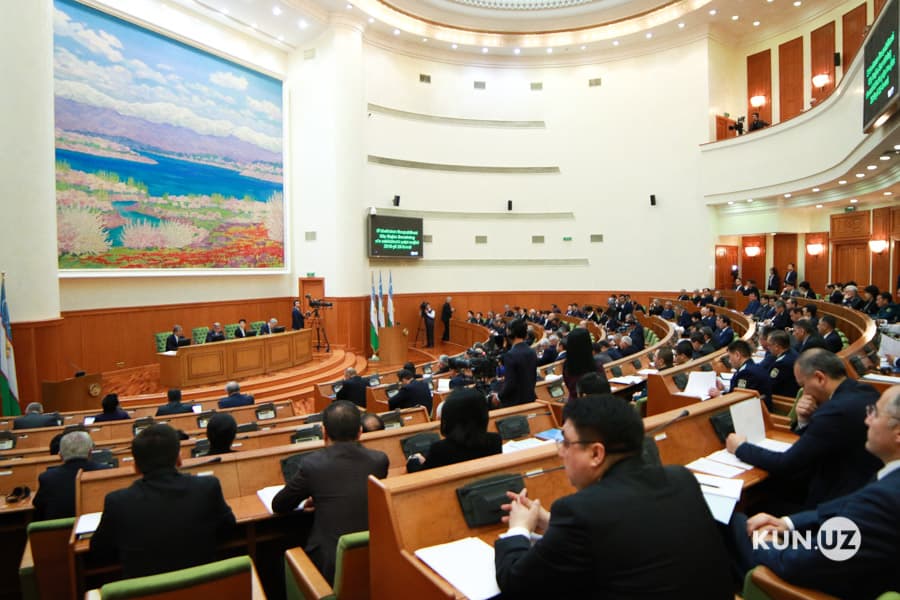 Senator: «Viloyatlarda maktab binolari yetishmayapti. Kollej binolari esa bo‘sh»
