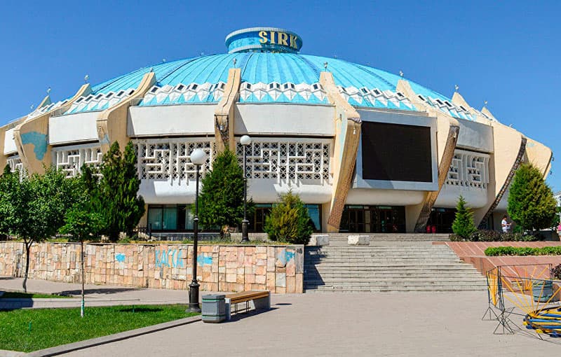 Toshkent sirkidagi tomosha vaqtida gimnastikachi qiz balandlikdan tushib ketdi. Madaniyat vazirligi rasmiy ma'lumot berdi
