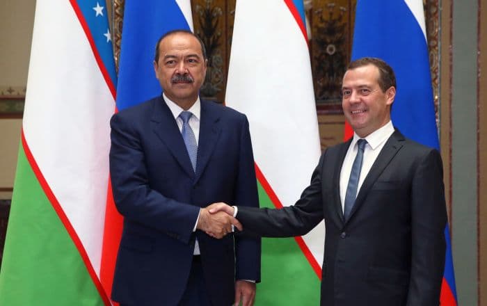 Abdulla Aripov va Dmitriy Medvedev telefon orqali muloqot o‘tkazdi