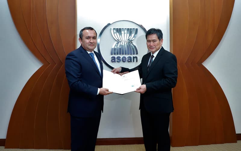 Ulug‘bek Ro‘ziqulov ASEAN bosh kotibiga ishonch yorlig‘ini topshirdi