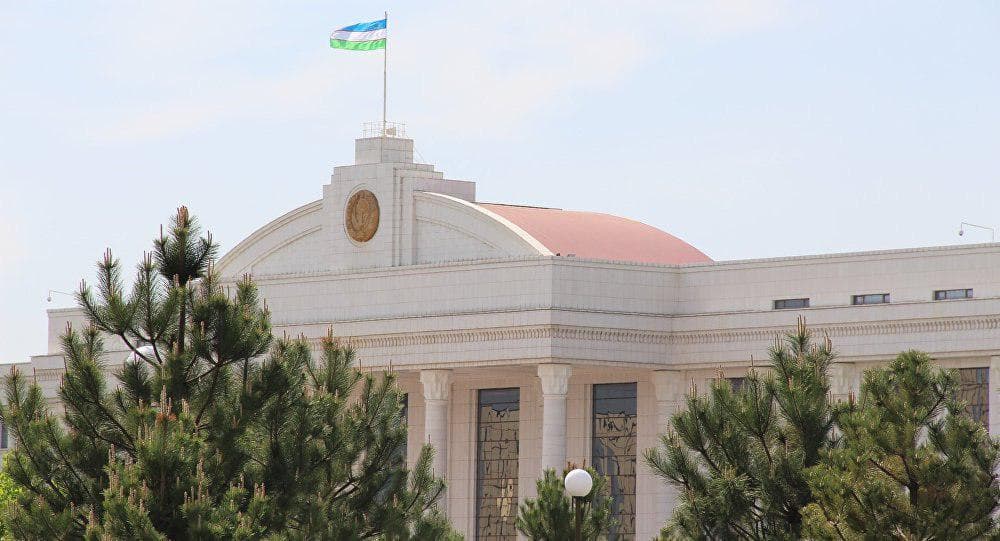 В администрации президента уволили заместителя Рустама Иноятова