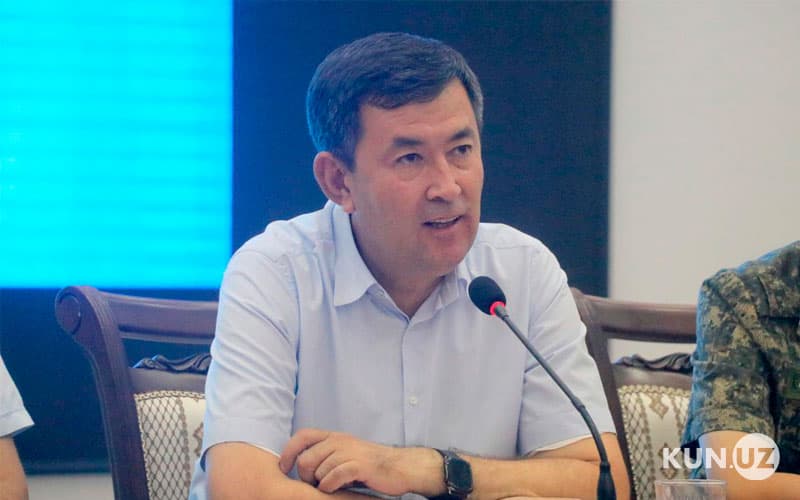 «Bitta uy olishga uchta kafil nega kerak?» – Turdimov Qorasuvdagi uylar bo‘yicha yig‘ilish o‘tkazdi