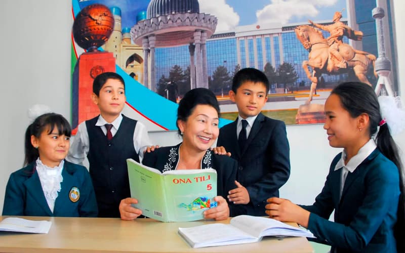 Pedagog xodimlarga maxsus ustama belgilandi