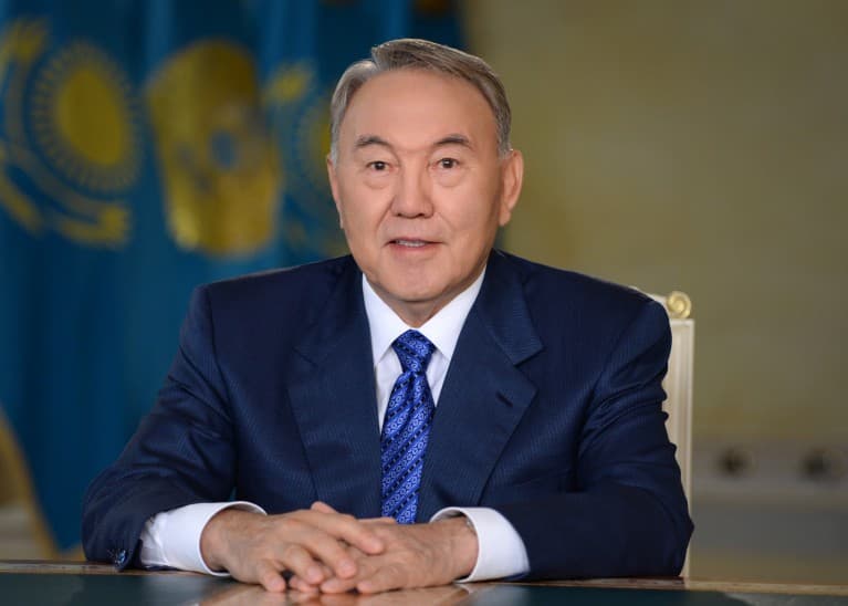 Nursulton Nazarboyev o‘zining yangi majburiyatlarini bajarishga kirishdi