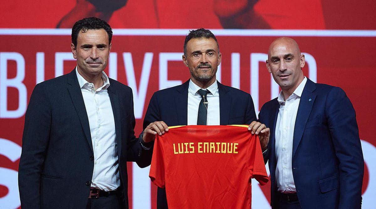 Luis Enrike yana Ispaniya terma jamoasi bosh murabbiyligiga qaytdi