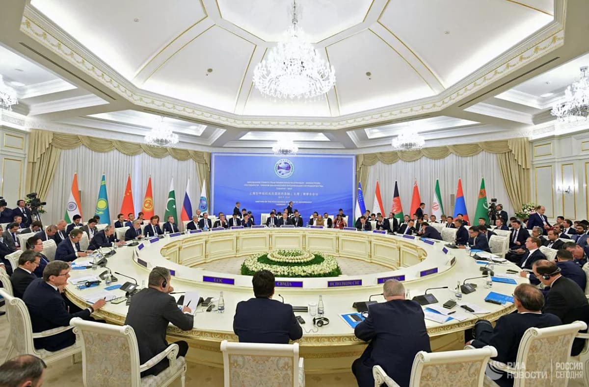 ShHT hukumat rahbarlari uchrashuvida yakuniy hujjatlar imzolandi