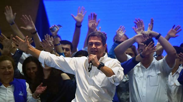 AQShda Honduras prezidenti og‘ufurushlarni himoyalashda ayblandi – OAV