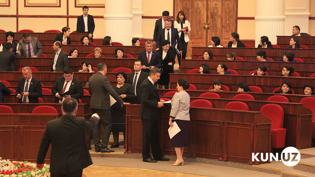 Maktabgacha ta'lim va tarbiya to‘g‘risidagi qonun muhokamasi: 19 deputat qonunning ayrim bandlariga qarshi