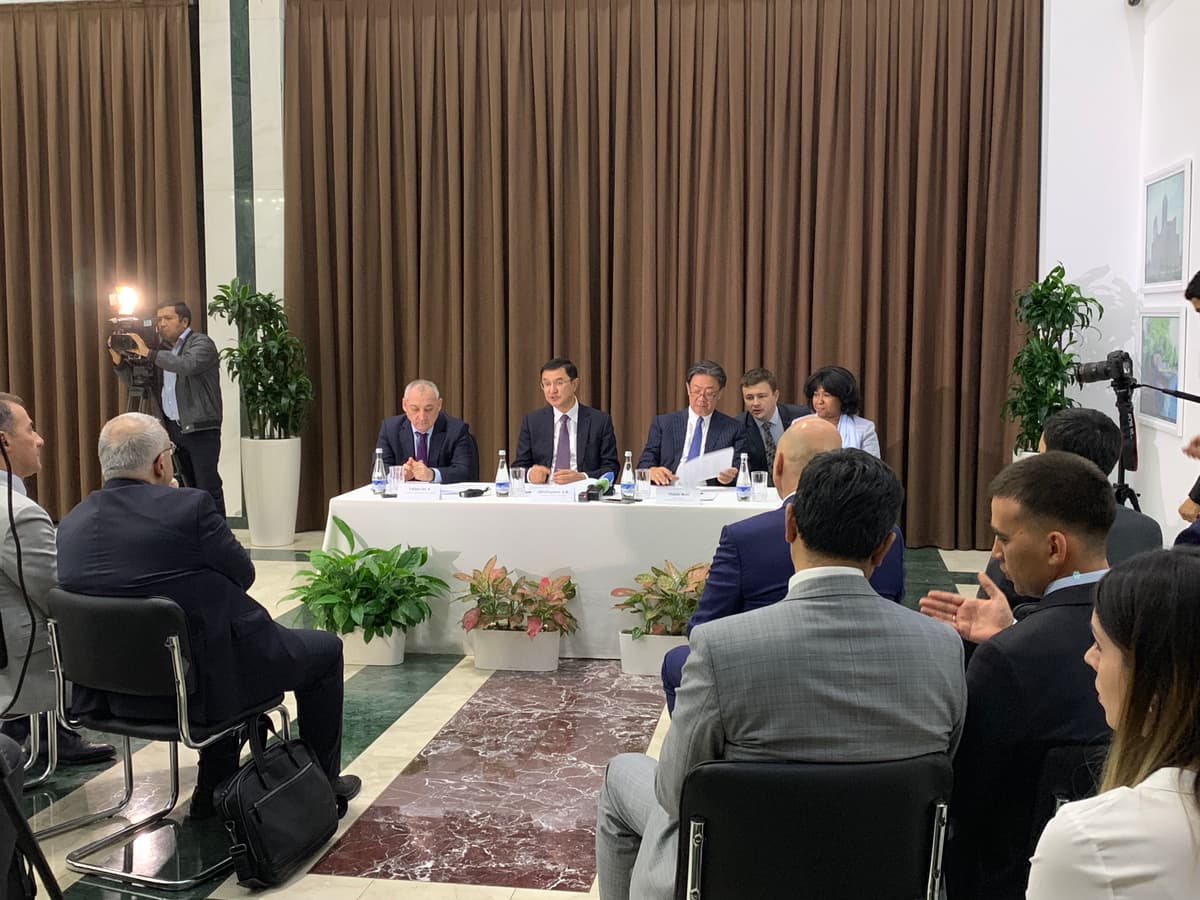 Quyosh energiyasi bo‘yicha tender g‘olibi O‘zbekistonga bir kilovatt elektrni 2,6 sentdan yetkazib bermoqchi