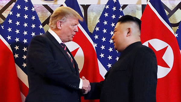 Donald Tramp Kim Chen In bilan uchrashish uchun ikki Koreya chegarasiga yetib keldi