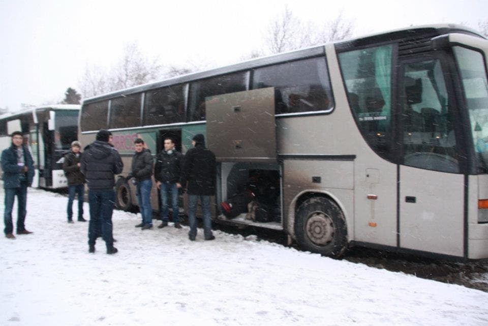 Rossiyada o‘zbekistonlik ishchilar parrandachilik fabrikasidan qochib ketishdi