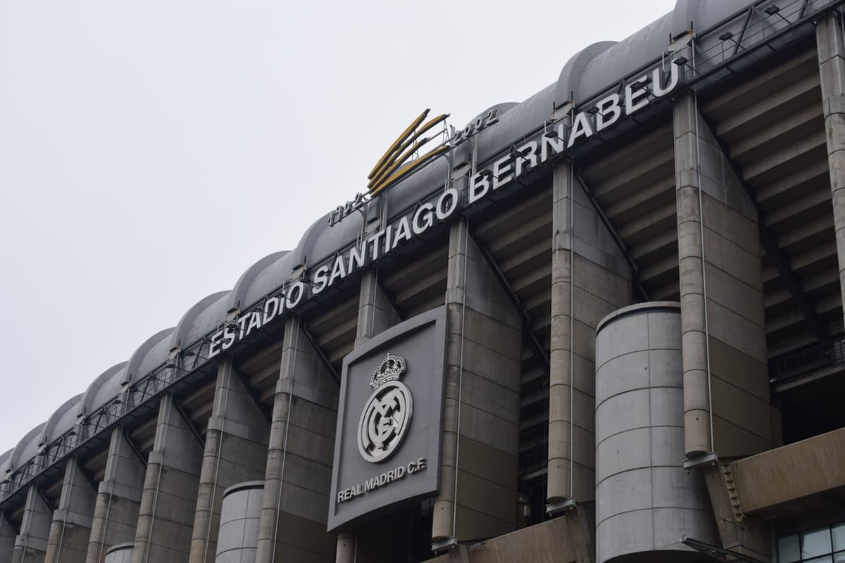 «Real» katta miqdorda qarz oldi