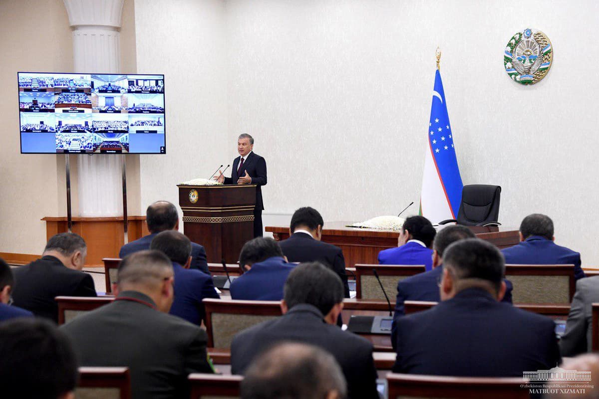 Shavkat Mirziyoyev: «Sirti yaltiroq, ichi qaltiroq kollejlarimizga mahliyo bo‘lib, shuncha vaqtni bekorga boy berdik»
