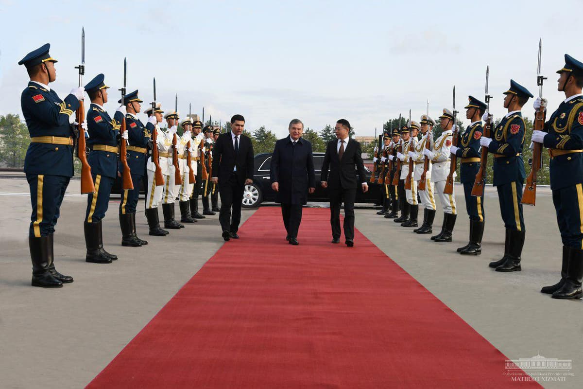 Shavkat Mirziyoyev Xitoyga tashrifini yakunladi. Prezident Toshkentga jo‘nab ketdi