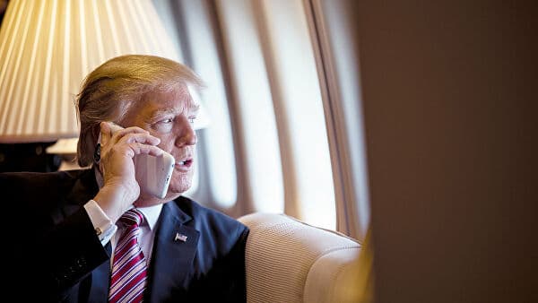 Трамп Эрдўғанга қўнғироқ қилиб, Сурияда ўт очишни тўхтатишни талаб қилди