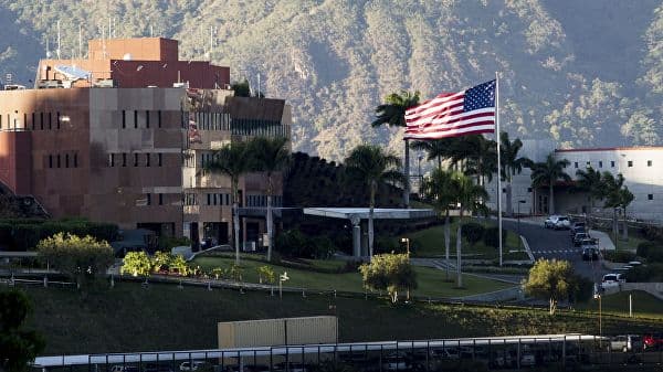 Barcha amerikalik diplomatlar Venesuelani tark etdi