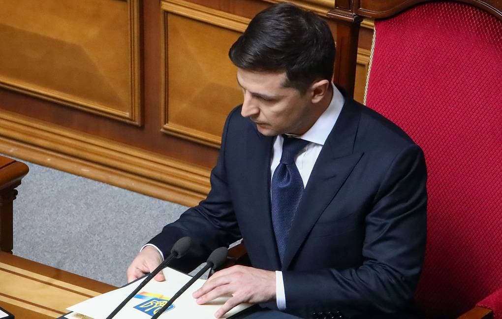 Зеленский президент лавозимидаги биринчи вазифаси Донбассдаги урушни тўхтатиш эканлигини айтди
