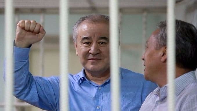 Qirg‘izistonda siyosiy muxolifatchi Tekebayev uy qamog‘iga o‘tkazildi