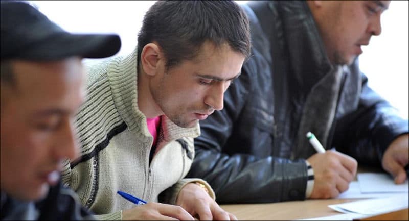 Koreyaga ishga borish uchun test topshiradiganlarga «jyeton» berish amaliyoti bekor qilindi