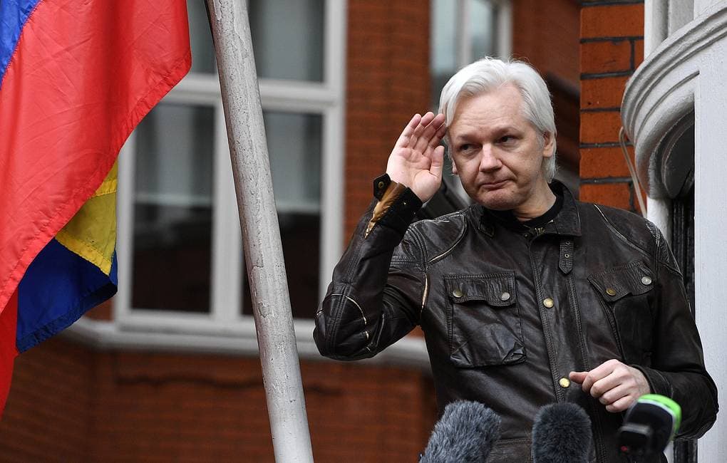 Julian Assanj Londonda qo‘lga olindi. Ekvador uni elchixonadagi boshpanadan mahrum qildi