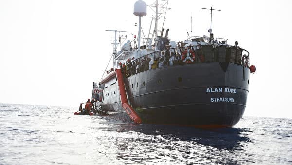 Malta hukumati bortida migrantlar bo‘lgan kemaning portga kirishiga ruxsat bermadi