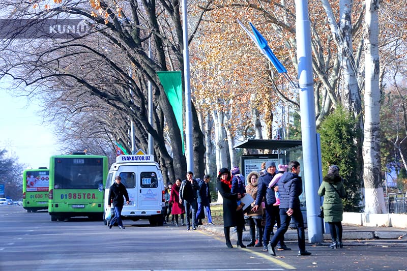O‘zbekistonda o‘rindiqsiz avtobuslardan foydalanish taklif qilindi