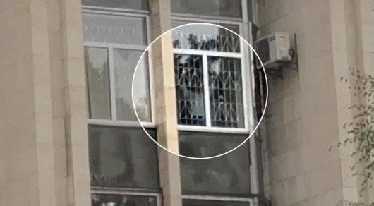 Атамбоев бир ой ичида илк бор омма олдида кўринди