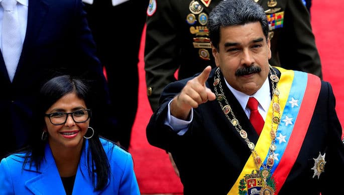 «Ku-kluks-klan hukumati»: Maduro Trampni ayblab chiqdi