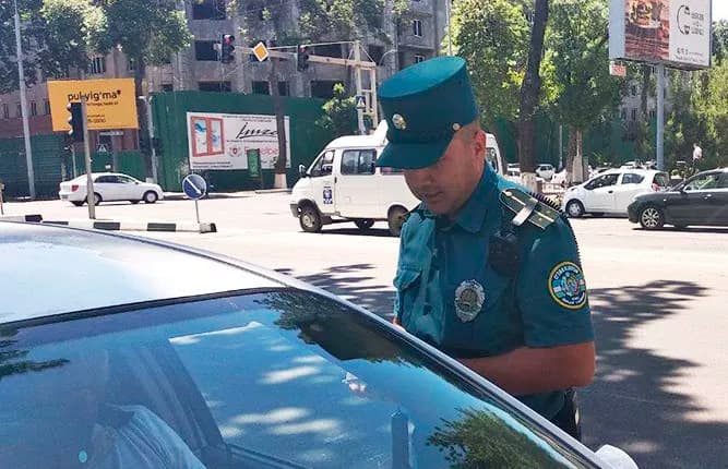 С 1 июля водители имеют право не представлять документы сотруднику ДПС, осуществляющему службу без видеокамеры