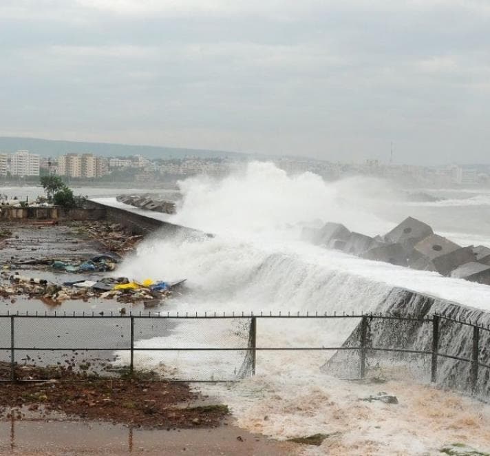 Hindistonda siklon sababli 1 mln kishi shoshilinch evakuatsiya qilinadi