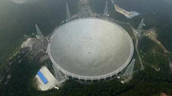 Xitoylik astronomlar koinotdan sirli signallar qayd qilishdi