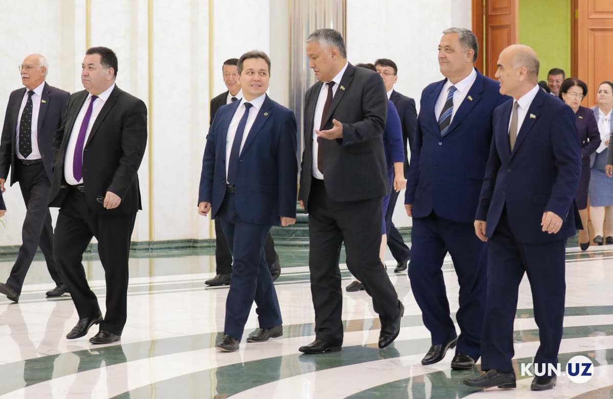 8 soatdan ko‘proq qismi jonli efirga berilgan Senat yalpi majlisi yakunlandi (fotoreportaj)