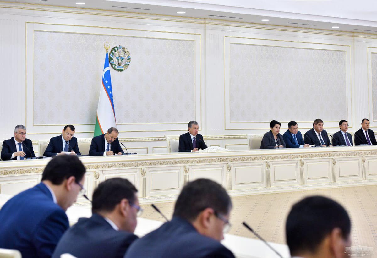Мирзиёев раскритиковал руководителей нескольких предприятий