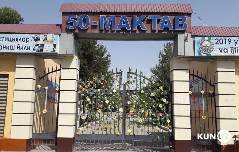 Andijondagi 50-maktabda o‘qituvchilarni do‘pposlashdi. Muallimlarning jarohati jiddiy