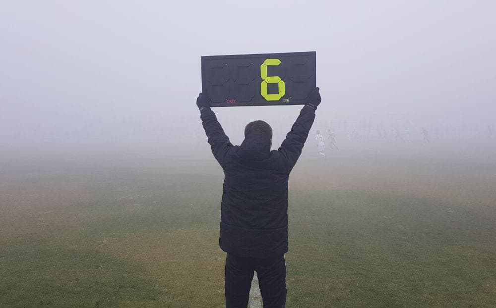 Foto: Quyuq tuman tufayli O‘zbekiston chempionatining ikki o‘yini qoldirildi
