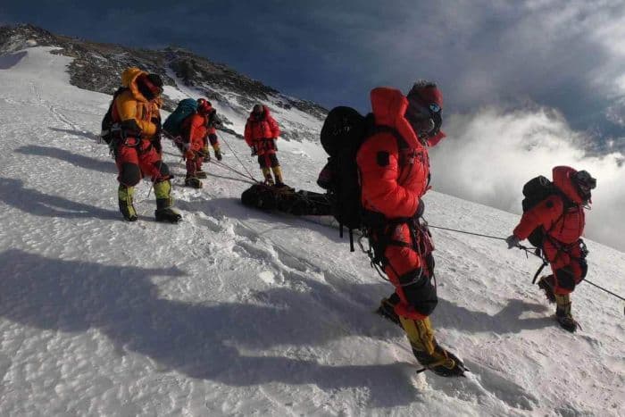 Everestda avstraliyalik alpinist behush holda topildi