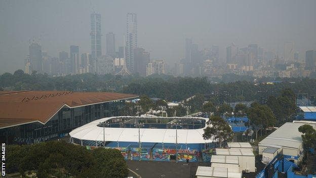 Australian Open ishtirokchilari yong‘inlar tutunidan shikoyat qilishmoqda