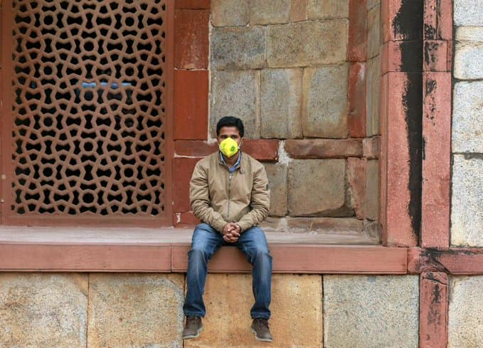 Koronavirus: Hindiston chegaralarini yopmoqda