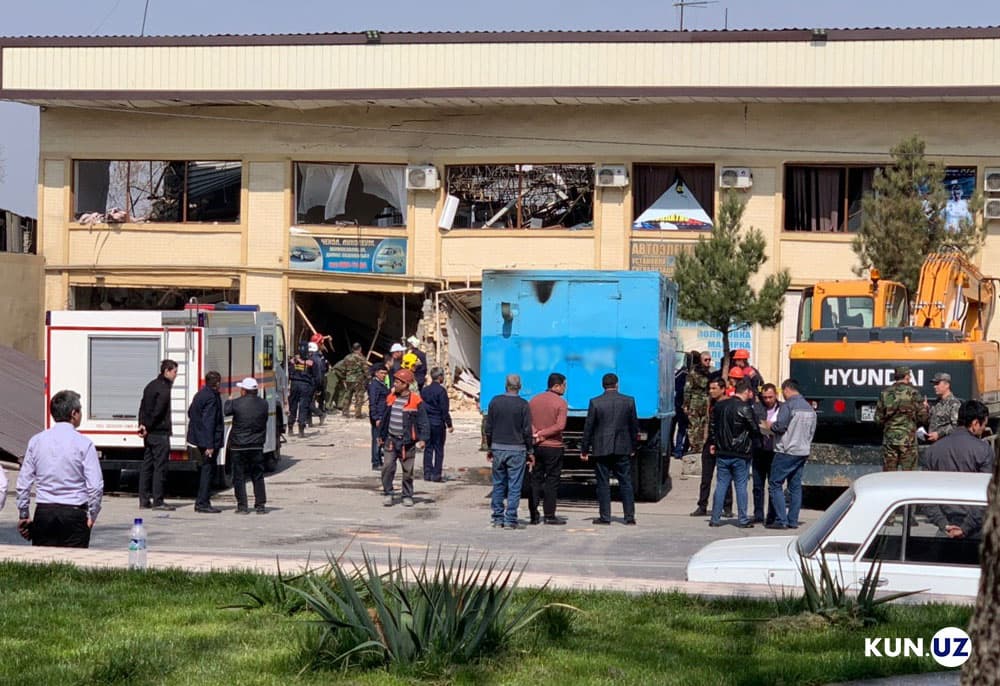 «2 kishi vafot etgan, 4 kishi shifoxonaga yotqizilgan» - Uchtepa tumanida ro‘y bergan portlash joyidan lavha