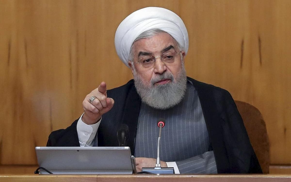 Руҳоний Теҳрондаги авиаҳалокат айбдорлари жавобгарликка тортилишини билдирди