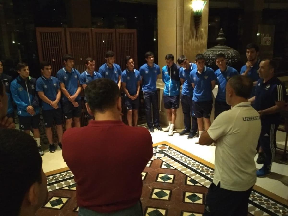 Berdiyev va Abramov O‘zbekiston olimpiya jamoasi bilan uchrashib, futbolchilarni ruhlantirishdi