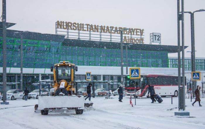 Noqulay ob-havo sababli Nur-Sulton aeroportida 30dan ortiq reys kechiktirildi va bekor qilindi