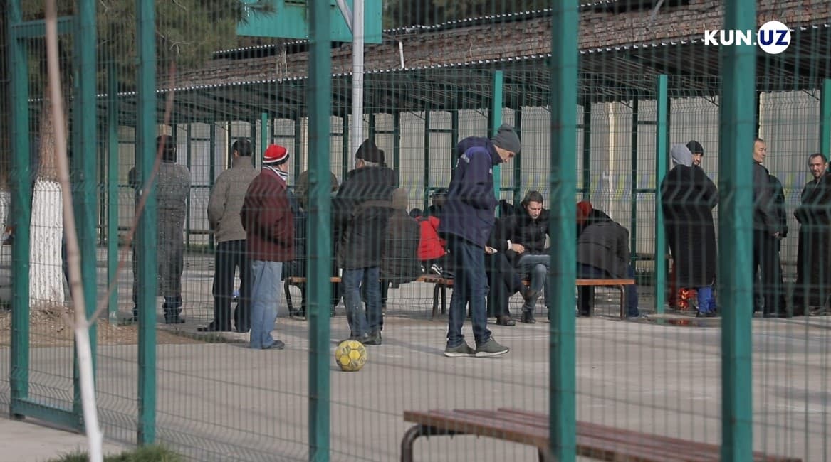 Toshkentda 15 sutkaga qamalganlar qanaqa sharoitda saqlanadi? «Panelniy» hibsxonasidan video