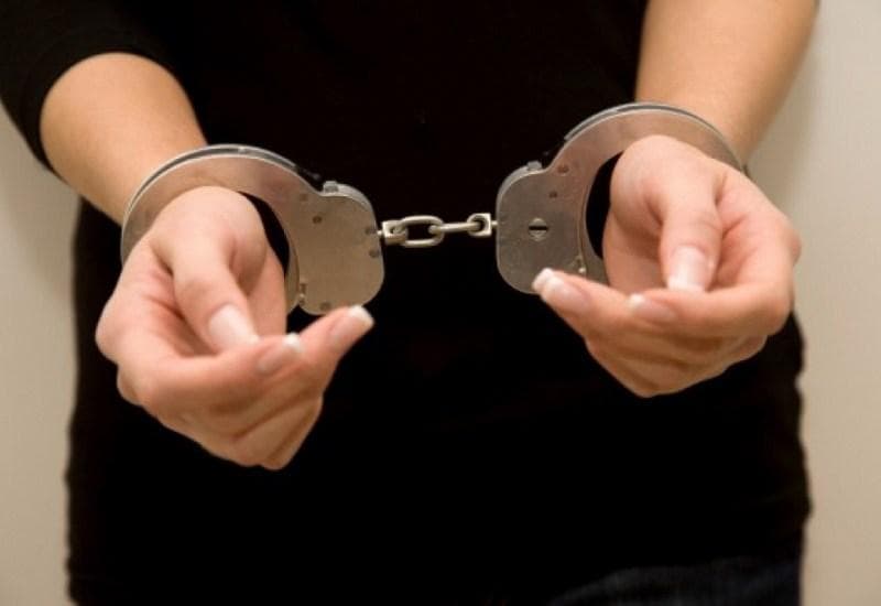 Bolalarni zaharlamoqchi bo‘lgan ayol 15 sutkaga qamaldi